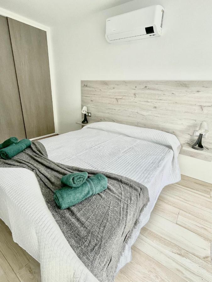 Island Suites Arona  Dış mekan fotoğraf